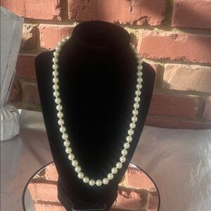 🔥NWT🔥Glass pearl necklace!🔥